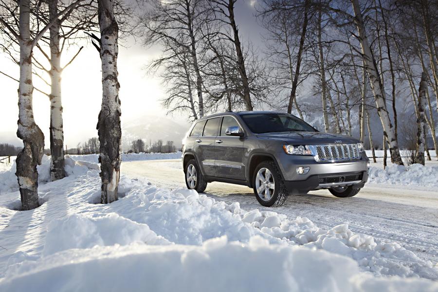  Jeep Grand Cherokee Overland Summit 2011 года  (фото 12 из 17)